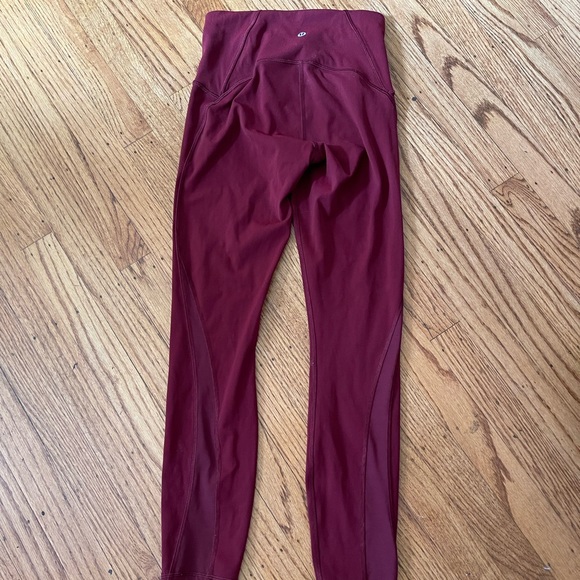 Lululemon train times sz 4 - Picture 4 of 4